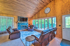 Captivating Juneau Escape Deck, Water Views!